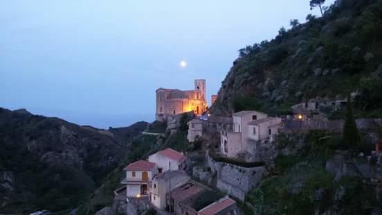 B&B Mariafrancesca Santa Teresa Di Riva Exterior photo